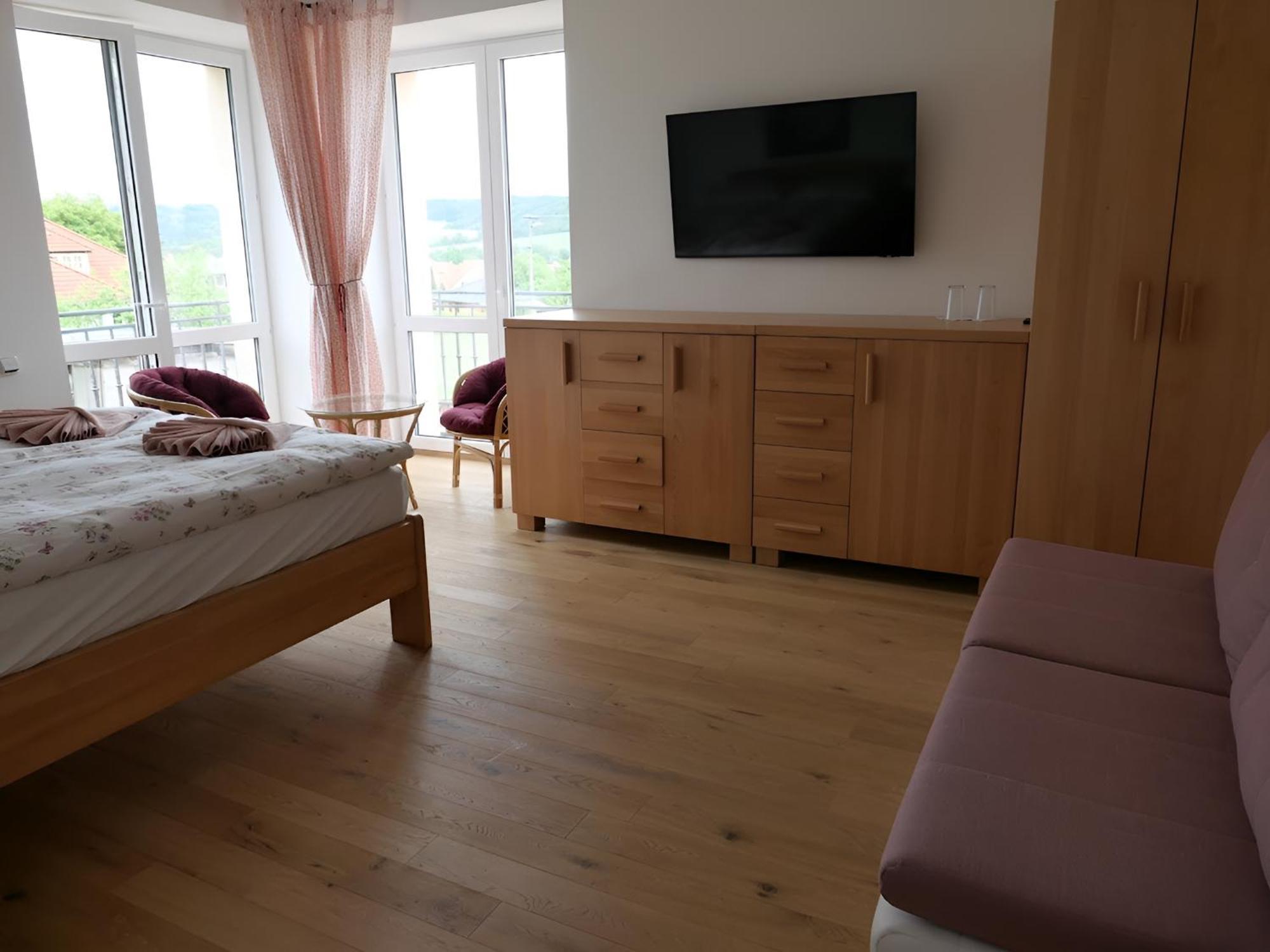 Penzion Renesance Drnovice  Buitenkant foto